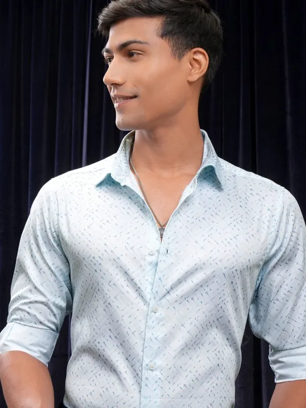 Locomotive Men Blue Printed Slim Fit Casual Shirt