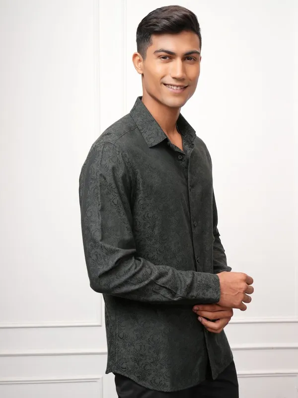 Locomotive Men Olive Printed Slim Fit Casual Shirt