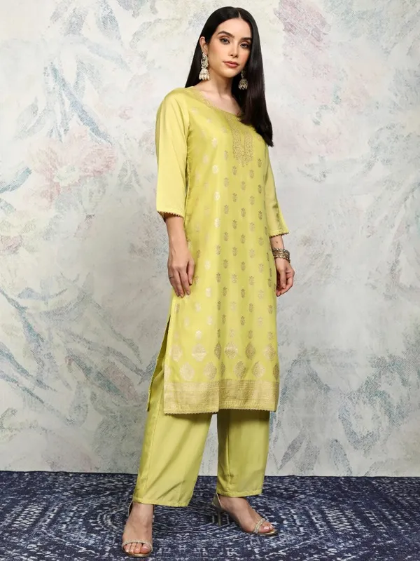 Vishudh Women Green Printed Kurta With Trousers And Dupatta