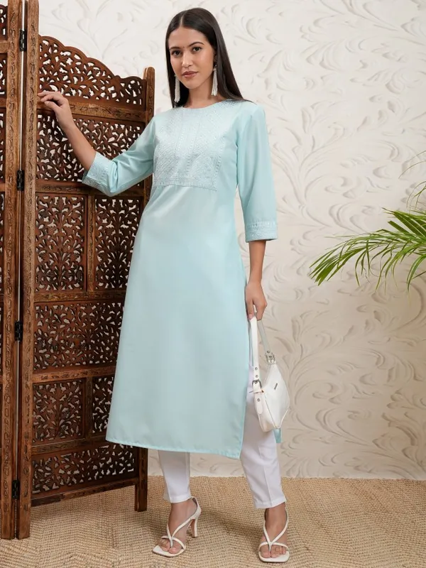 Vishudh Women Green Embroidered Straight Kurta