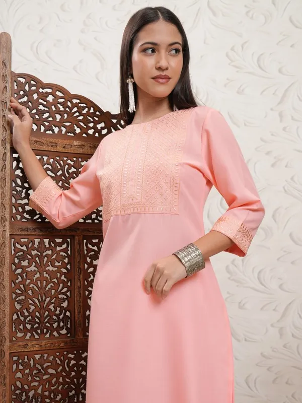 Vishudh Women Peach Embroidered Straight Kurta