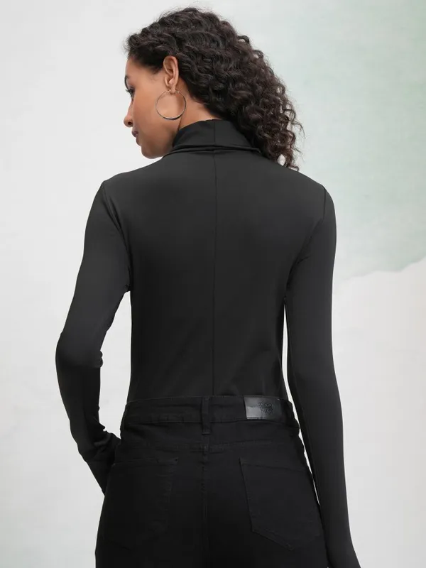 Tokyo Talkies Women Black Solid Fitted Top