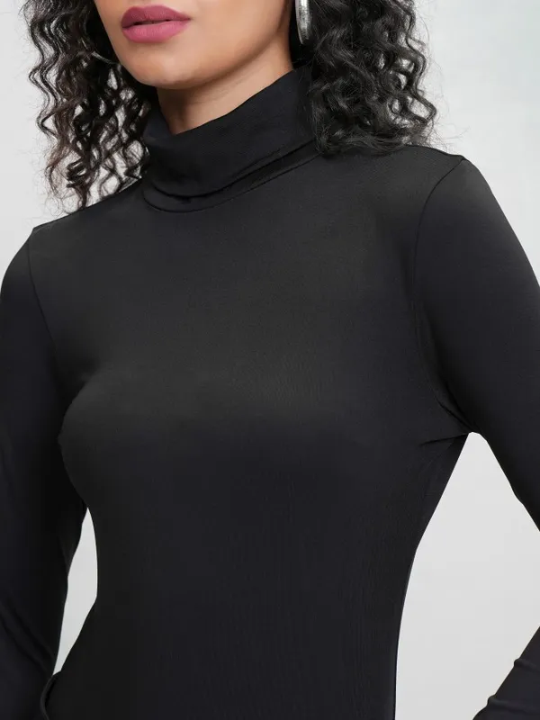 Tokyo Talkies Women Black Solid Fitted Top
