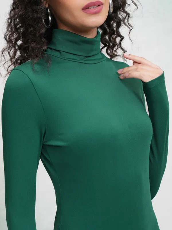 Tokyo Talkies Women Green Solid Fitted Top