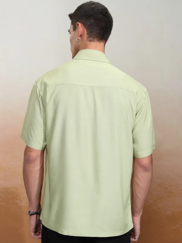 Highlander Men Green Solid Oversized Fit Casual Shirt