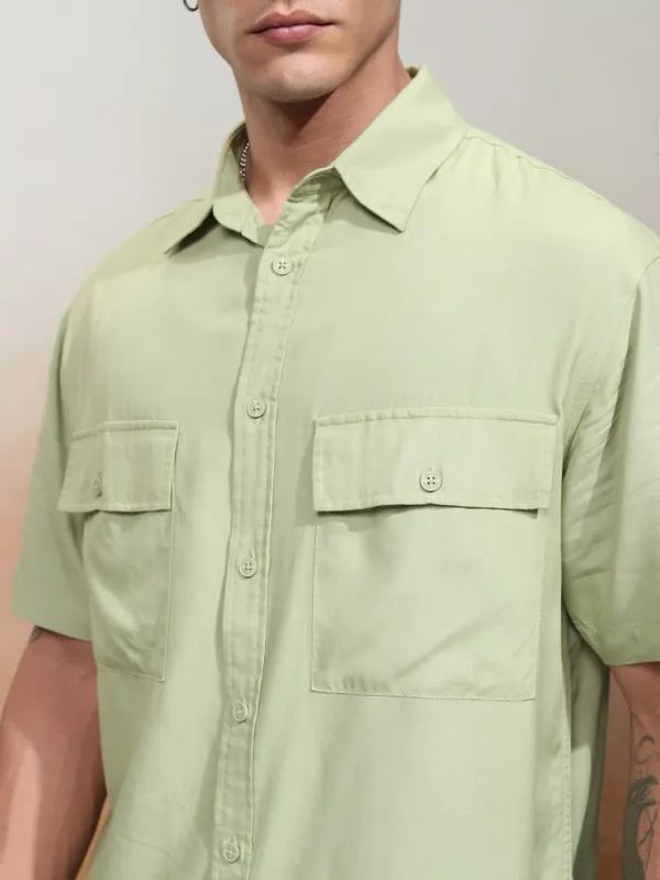 Highlander Men Green Solid Oversized Fit Casual Shirt