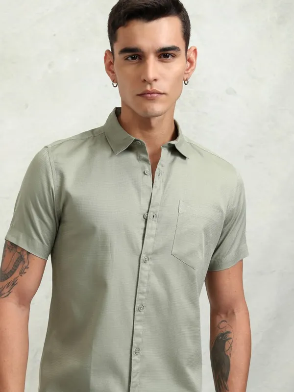 Highlander Men Olive Textured Regular Fit Casual Shirt