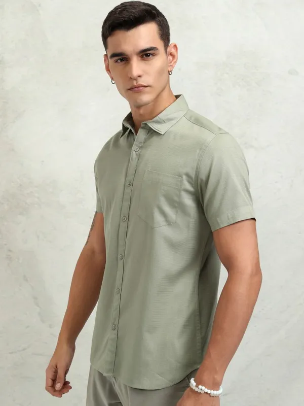 Highlander Men Olive Textured Regular Fit Casual Shirt