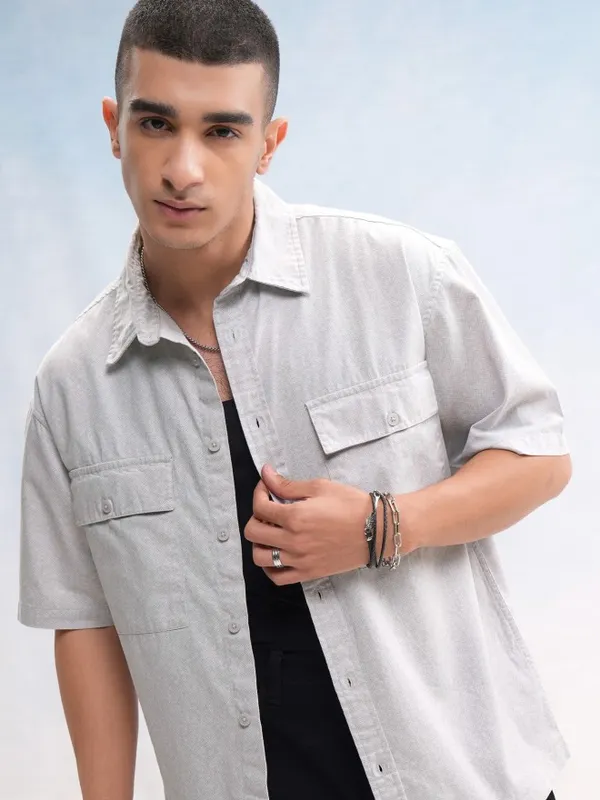 Highlander Men Grey Solid Oversized Fit Casual Shirt