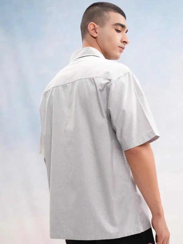 Highlander Men Grey Solid Oversized Fit Casual Shirt