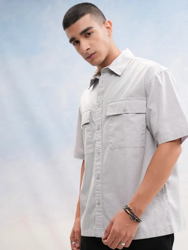 Highlander Men Grey Solid Oversized Fit Casual Shirt