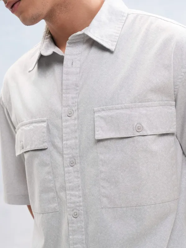 Highlander Men Grey Solid Oversized Fit Casual Shirt