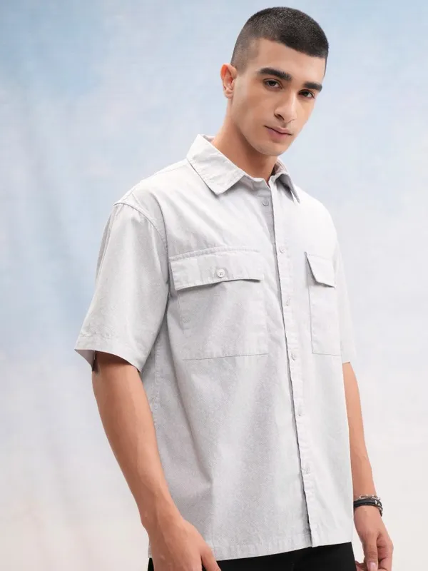 Highlander Men Grey Solid Oversized Fit Casual Shirt