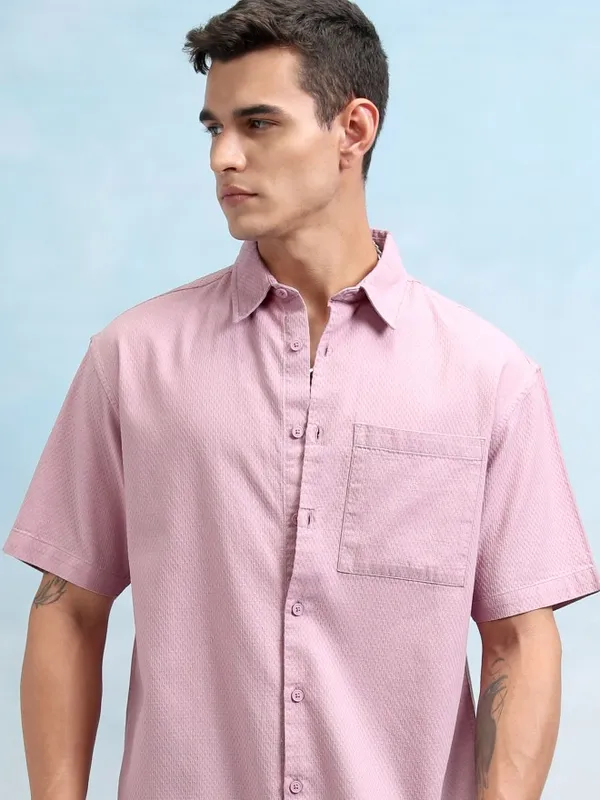 Highlander Men Pink Textured Oversized Fit Casual Shirt