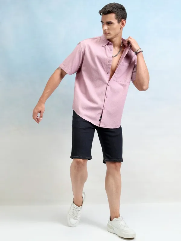 Highlander Men Pink Textured Oversized Fit Casual Shirt