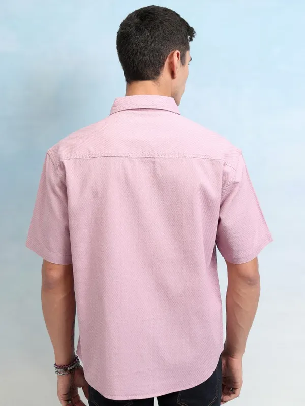 Highlander Men Pink Textured Oversized Fit Casual Shirt
