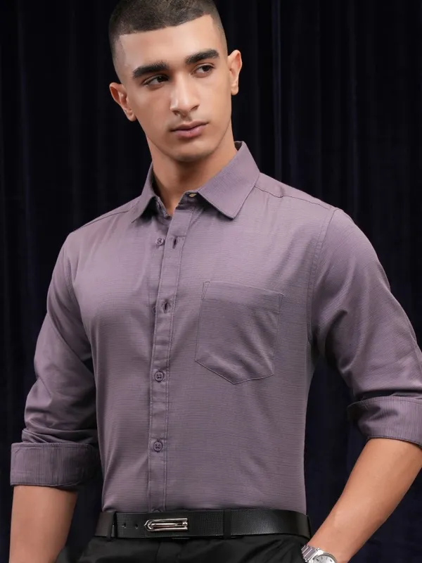 Highlander Men Lavender Solid Regular Fit Casual Shirt
