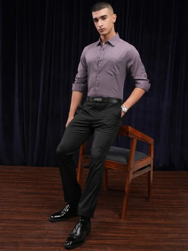 Highlander Men Lavender Solid Regular Fit Casual Shirt