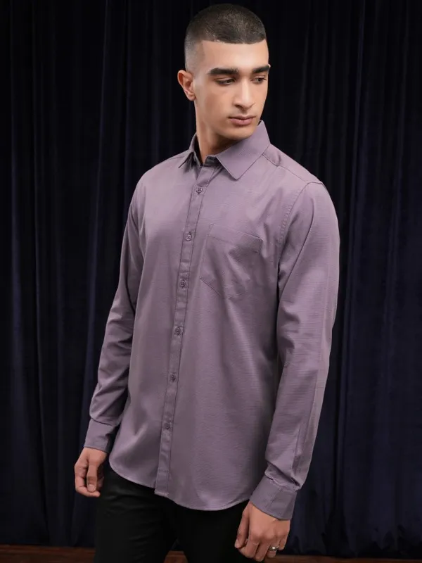 Highlander Men Lavender Solid Regular Fit Casual Shirt