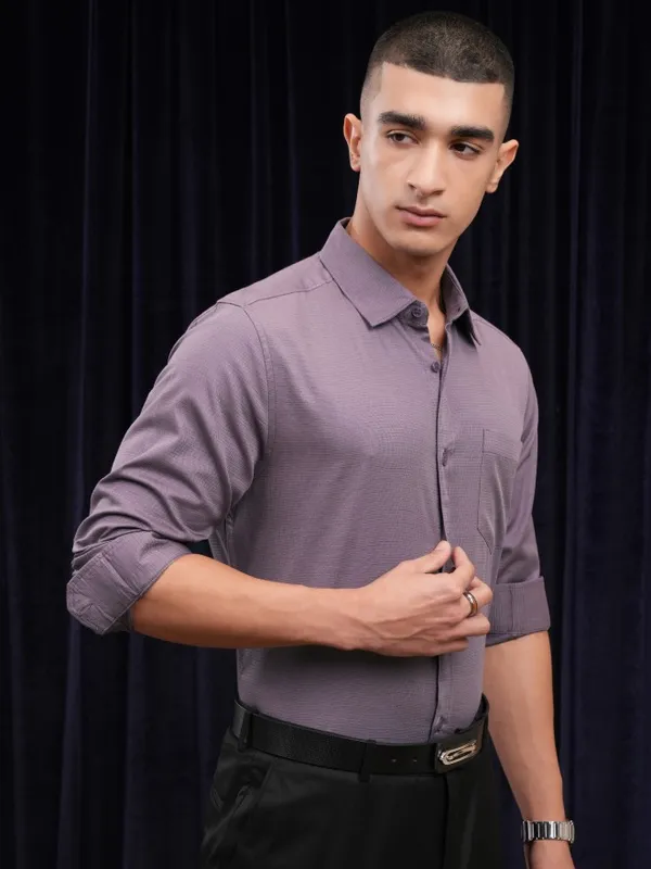 Highlander Men Lavender Solid Regular Fit Casual Shirt