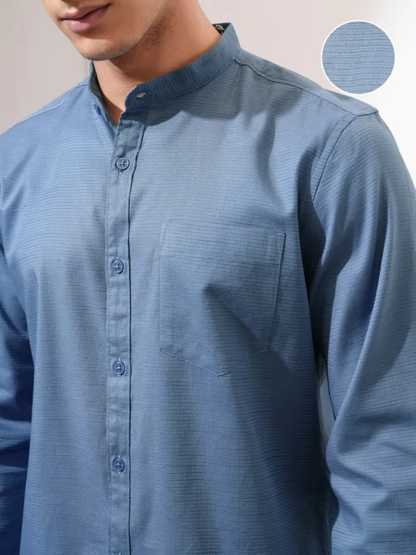 Highlander Men Blue Textured Regular Fit Casual Shirt