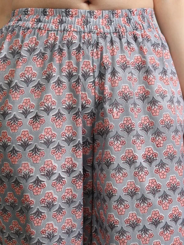 Women Kurta With Trousers & Dupatta