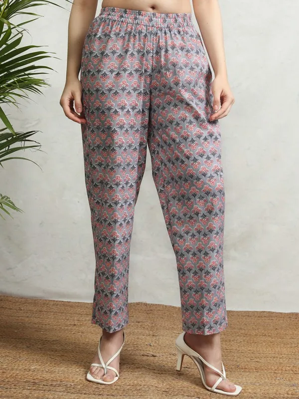 Women Kurta With Trousers & Dupatta