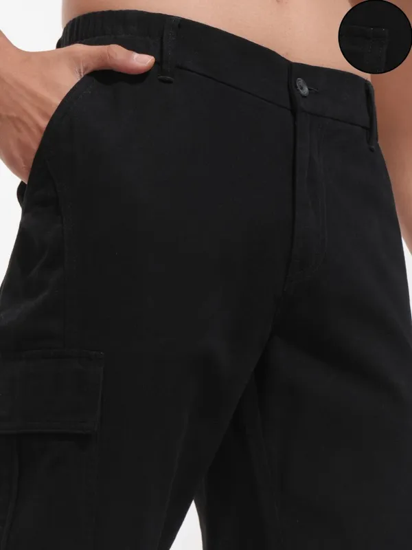 Highlander Men Black Regular Fit Solid Cargos