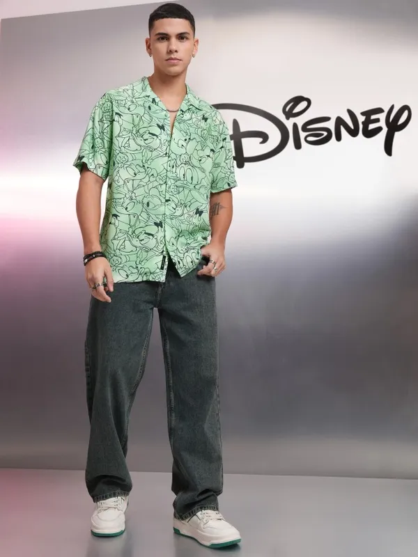 Disney By Highlander Men Green Donald Duck Printed Relaxed Fit Casual Shirt