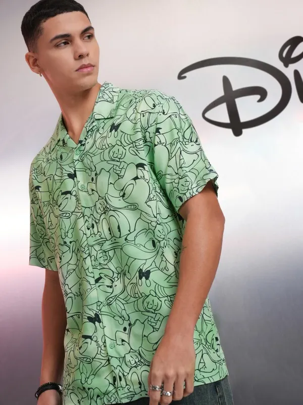 Disney By Highlander Men Green Donald Duck Printed Relaxed Fit Casual Shirt