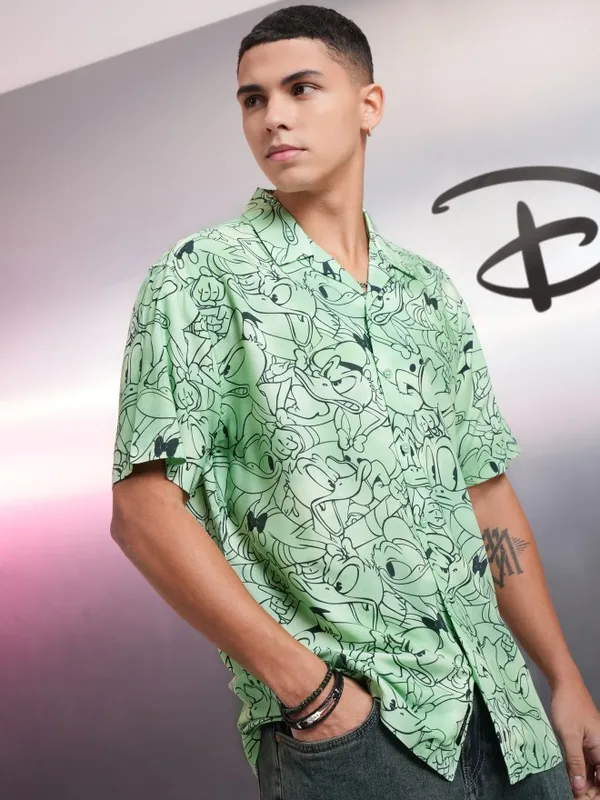Disney By Highlander Men Green Donald Duck Printed Relaxed Fit Casual Shirt
