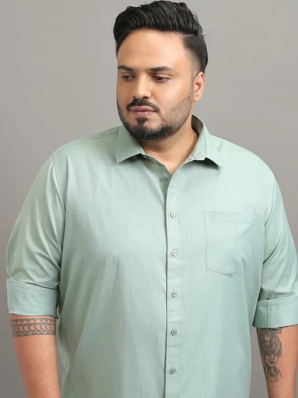 Xtra Ordinary By Highlander Men Green Solid Regular Fit Casual Shirt
