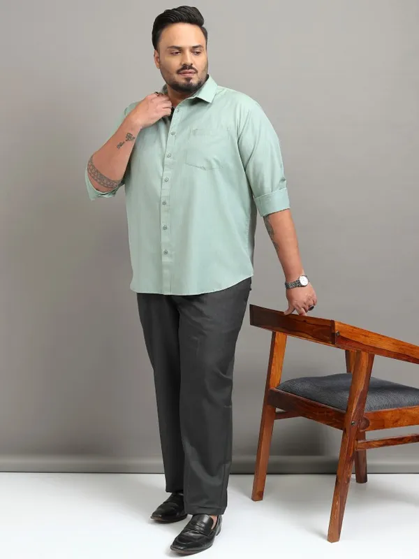 Xtra Ordinary By Highlander Men Green Solid Regular Fit Casual Shirt