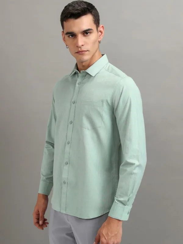 Highlander Men Green Solid Slim Fit Casual Shirt