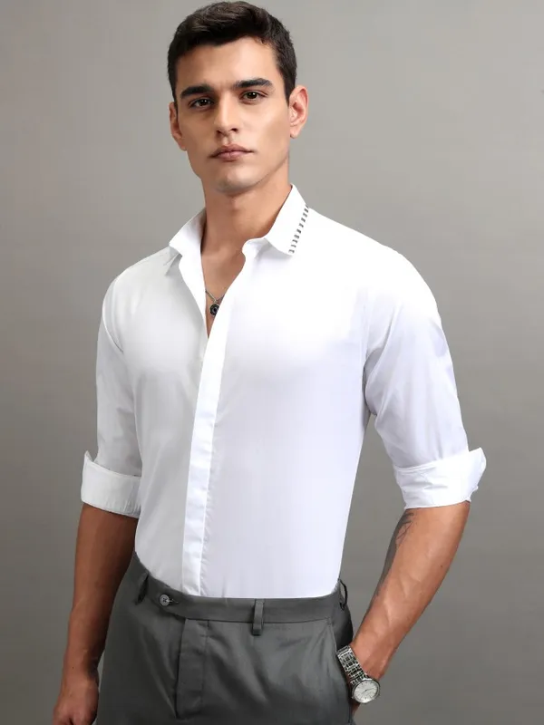 Men Slim Fit Casual Shirt