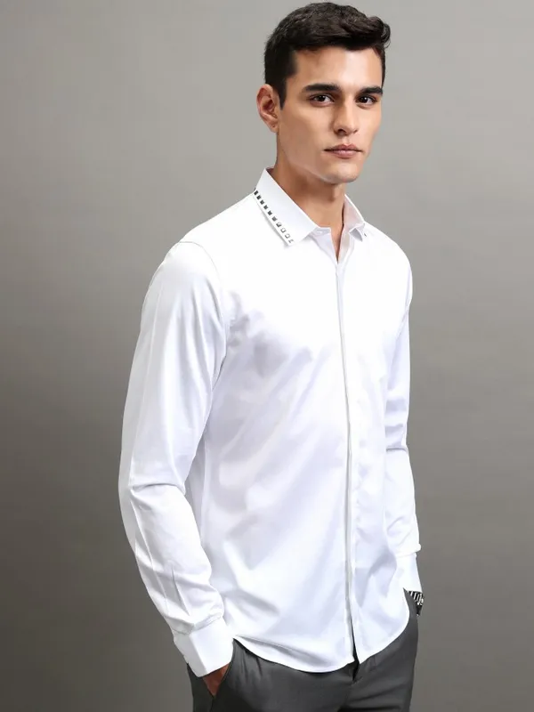 Men Slim Fit Casual Shirt