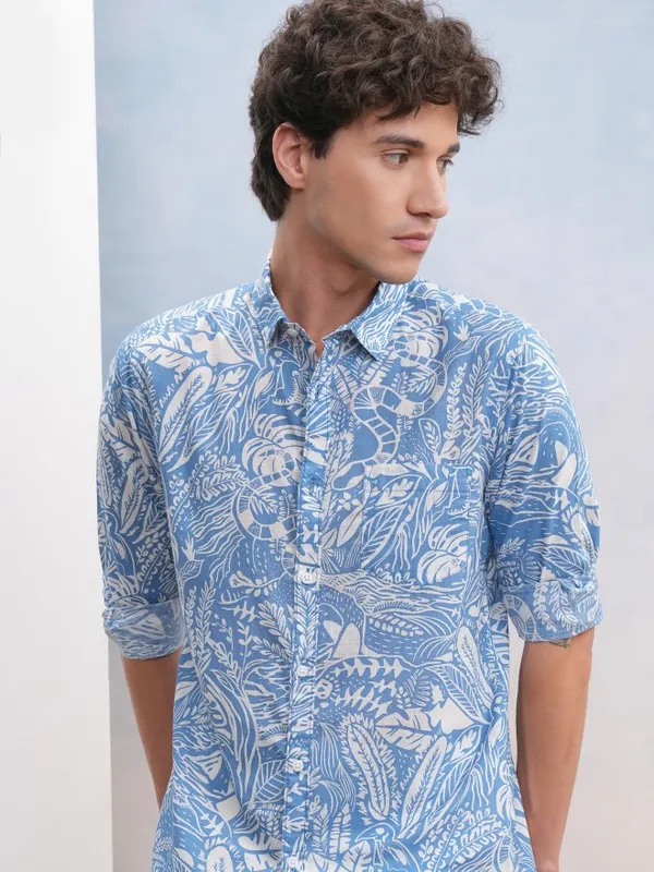 Highlander Men Blue Printed Regular Fit Casual Shirt