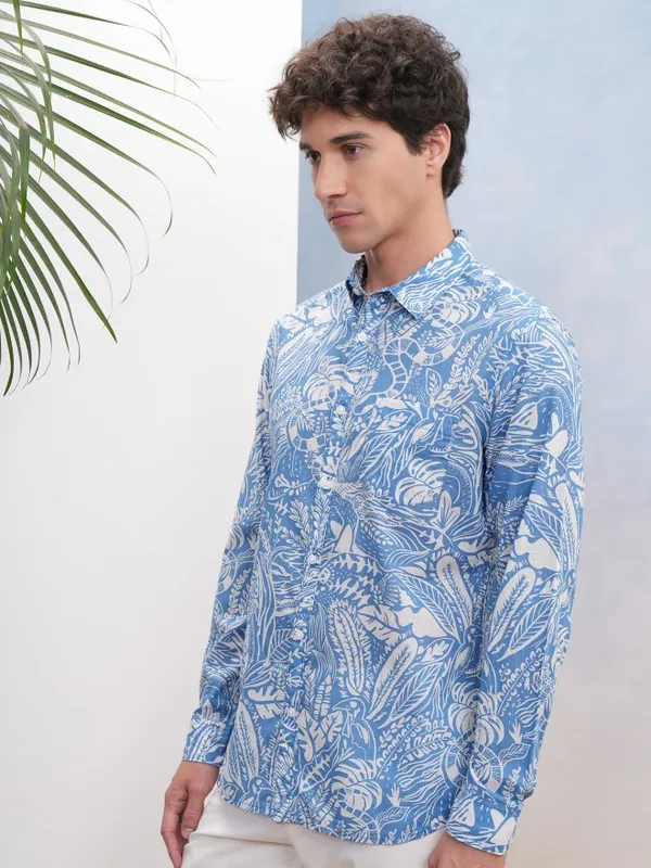 Highlander Men Blue Printed Regular Fit Casual Shirt