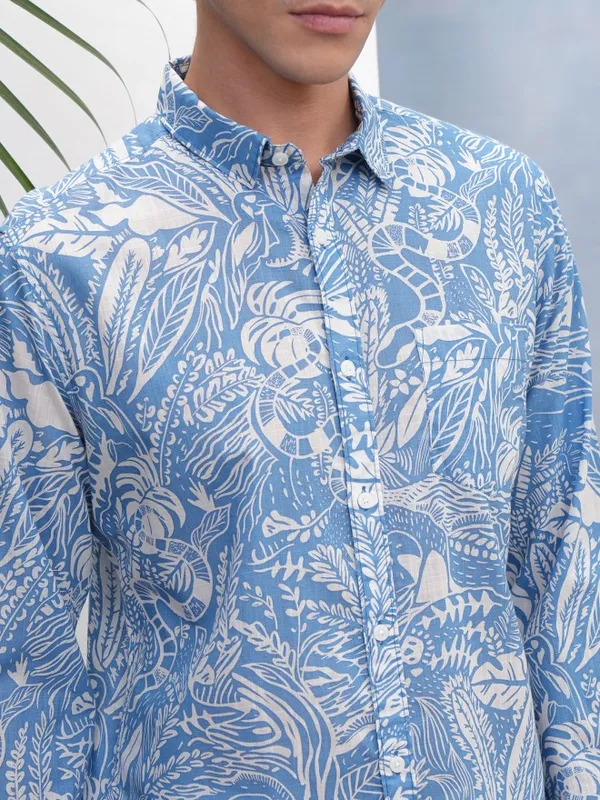 Highlander Men Blue Printed Regular Fit Casual Shirt