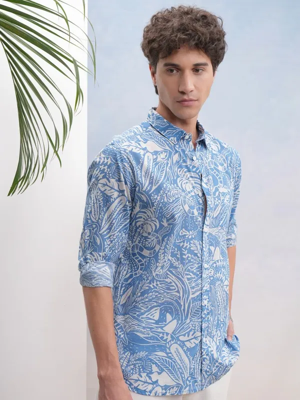 Highlander Men Blue Printed Regular Fit Casual Shirt