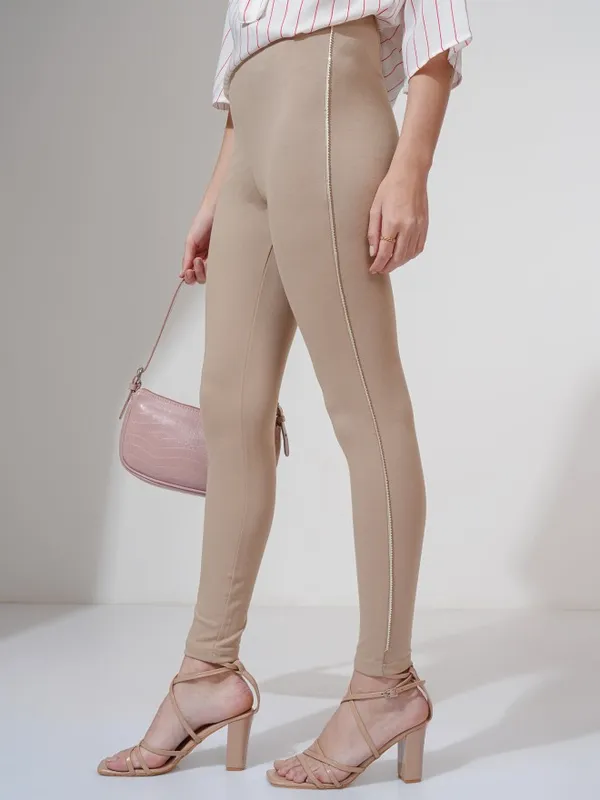 Tokyo Talkies Women Taupe Solid Slim Fit Casual Trouser