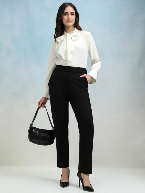 Tokyo Talkies Women Black Solid Tapered Fit Cigarette Trousers