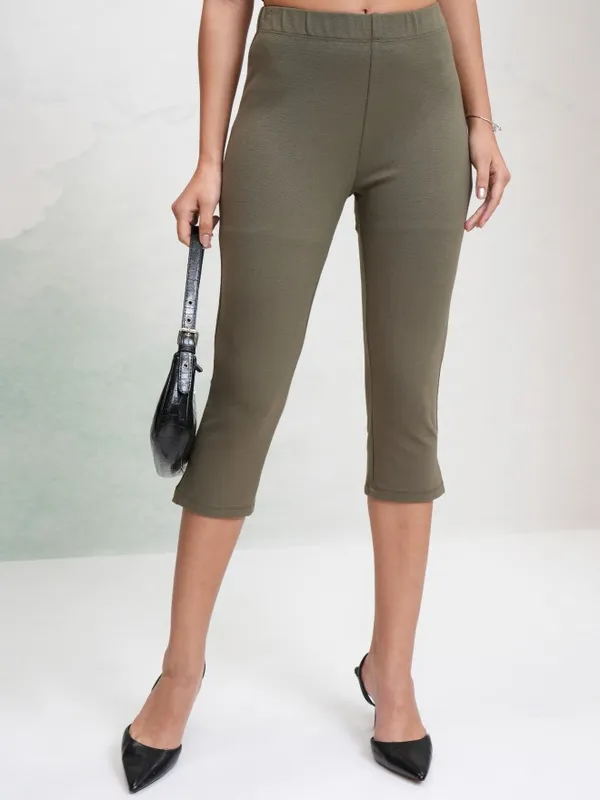 Tokyo Talkies Women Olive Solid Slim Fit Casual Trouser