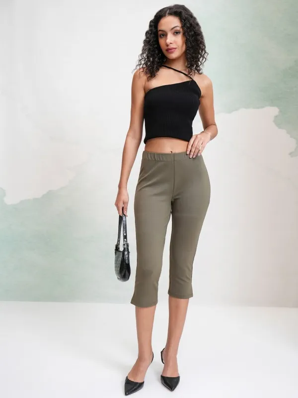 Tokyo Talkies Women Olive Solid Slim Fit Casual Trouser