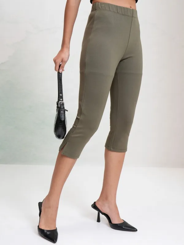 Tokyo Talkies Women Olive Solid Slim Fit Casual Trouser