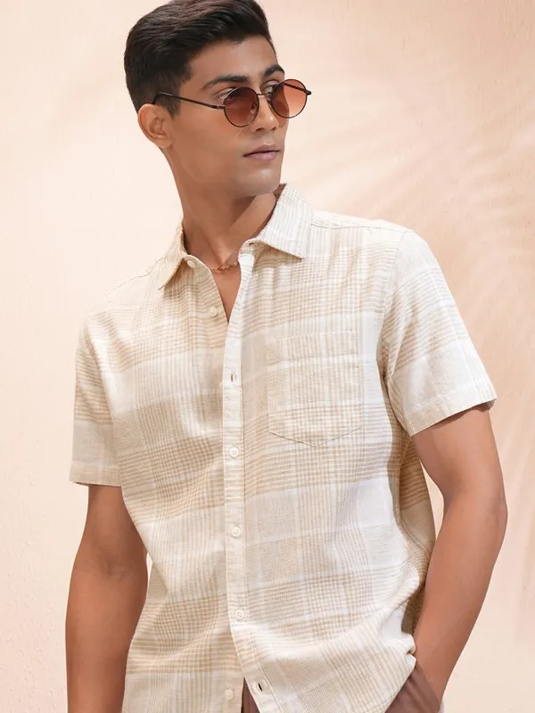 Highlander Men Beige Checked Regular Fit Casual Shirt