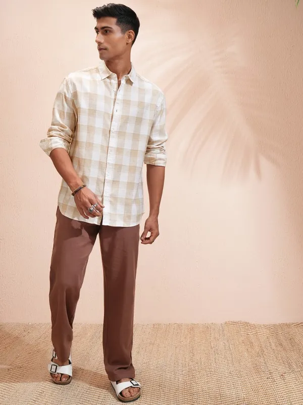 Highlander Men White Checked Relaxed Fit Casual Shirt