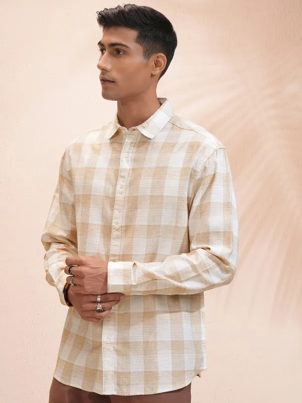 Highlander Men White Checked Relaxed Fit Casual Shirt