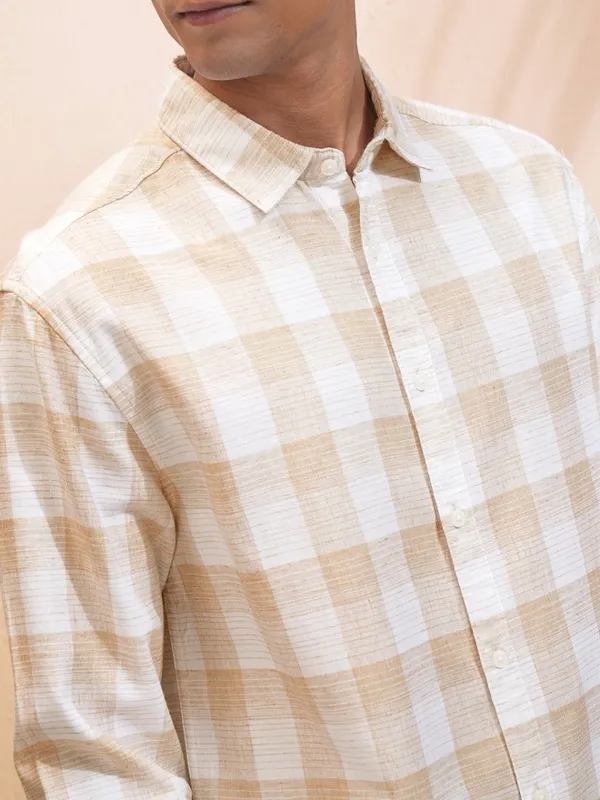 Highlander Men White Checked Relaxed Fit Casual Shirt