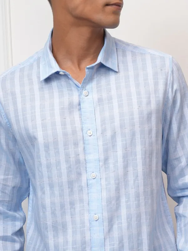 Locomotive Men Blue Checked Slim Fit Casual Shirt